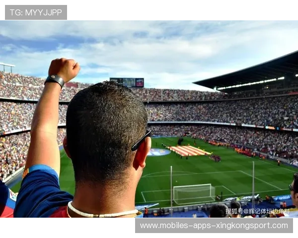 米兰3-2逆转都灵，红黑军团稳步走向欧冠赛场